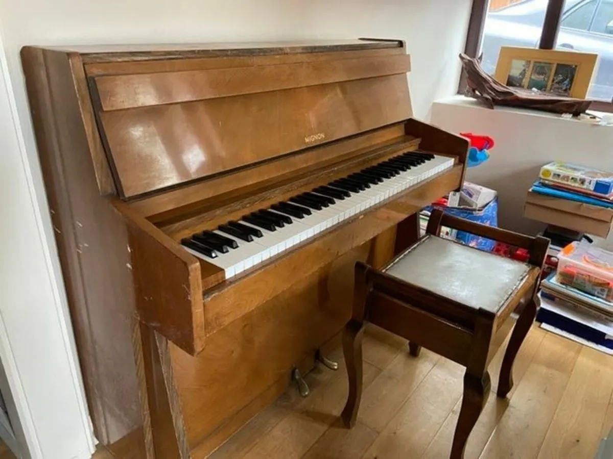 Small piano - Image 2