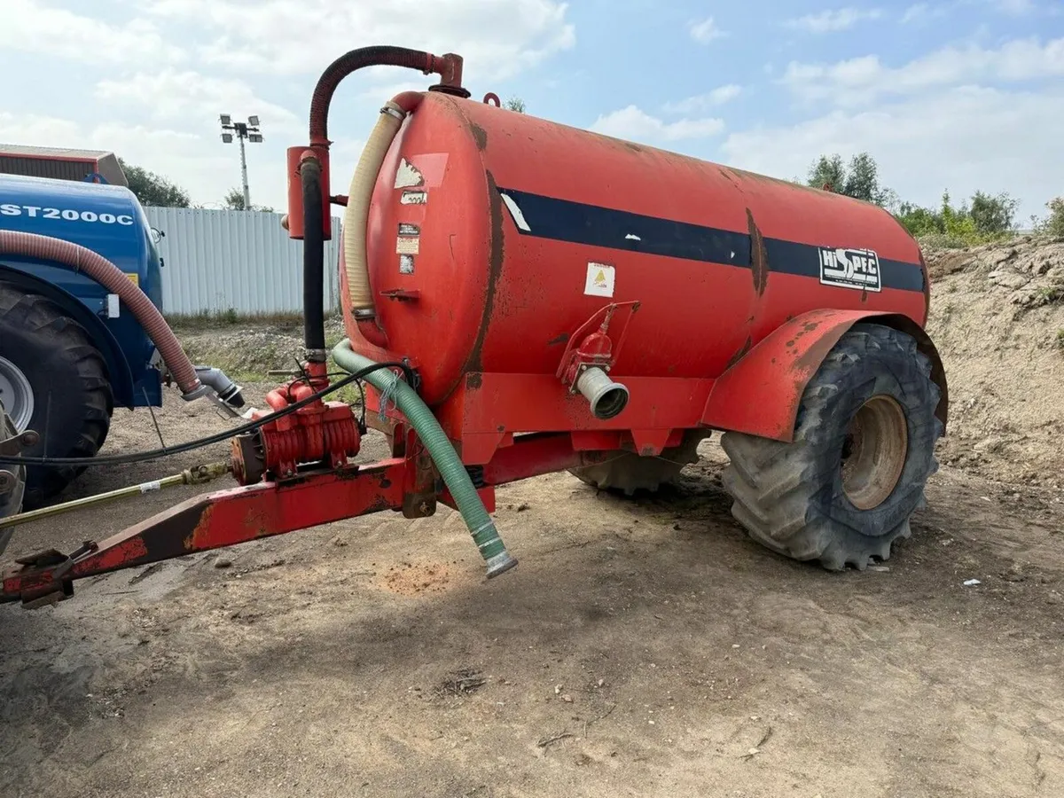 HI-SPEC VT2000 2000 GALLON SINGLE AXLE SLURRY TANK - Image 1