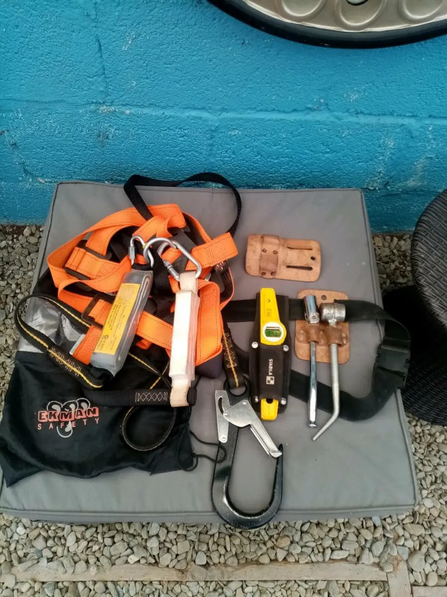 Scaffolders Tool Belt with Safety Harness - Image 1