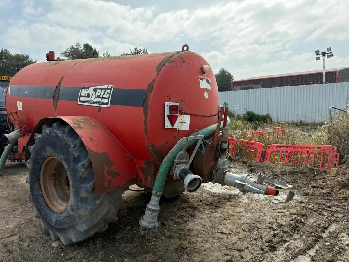 HI-SPEC VT2000 2000 GALLON SINGLE AXLE SLURRY TANK - Image 2
