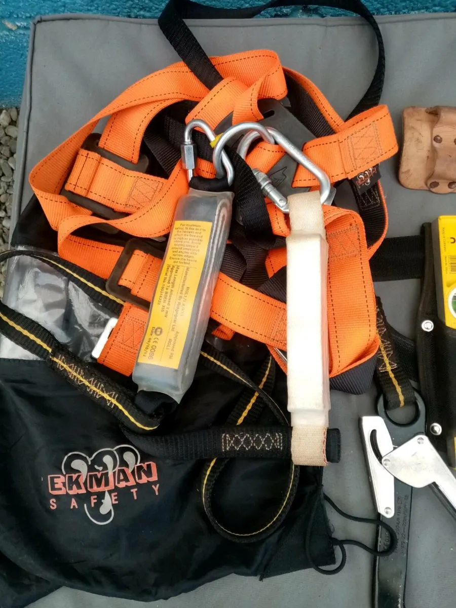 Scaffolders Tool Belt with Safety Harness - Image 3