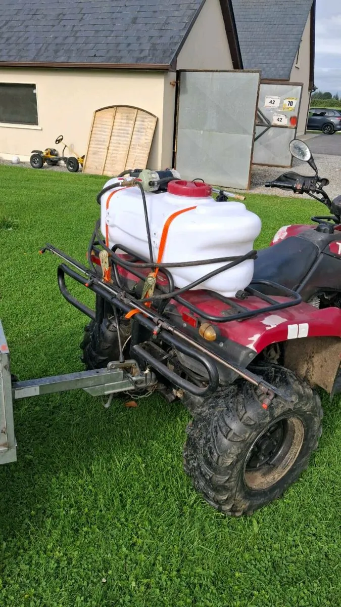 Idios 400 4×4 quad with tipping trailer/sprayer - Image 2