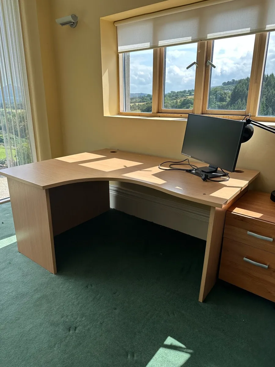 Meeting room table & chairs, desks, drawer units - Image 2