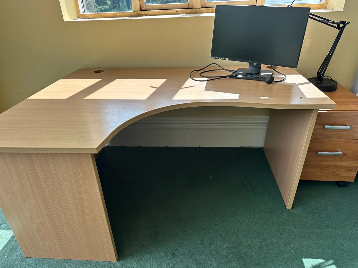 Meeting room table & chairs, desks, drawer units - Image 3