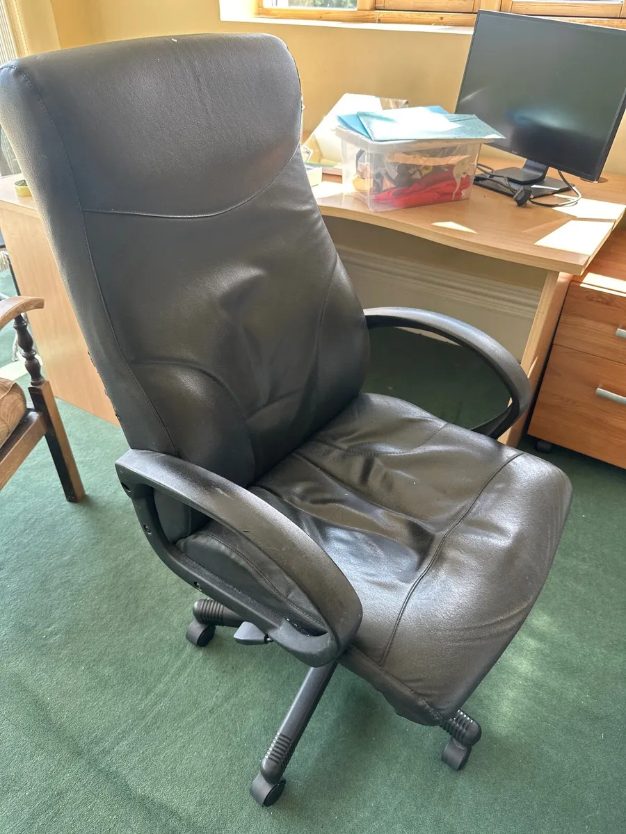3 office desks, lockers and chairs. - Image 3
