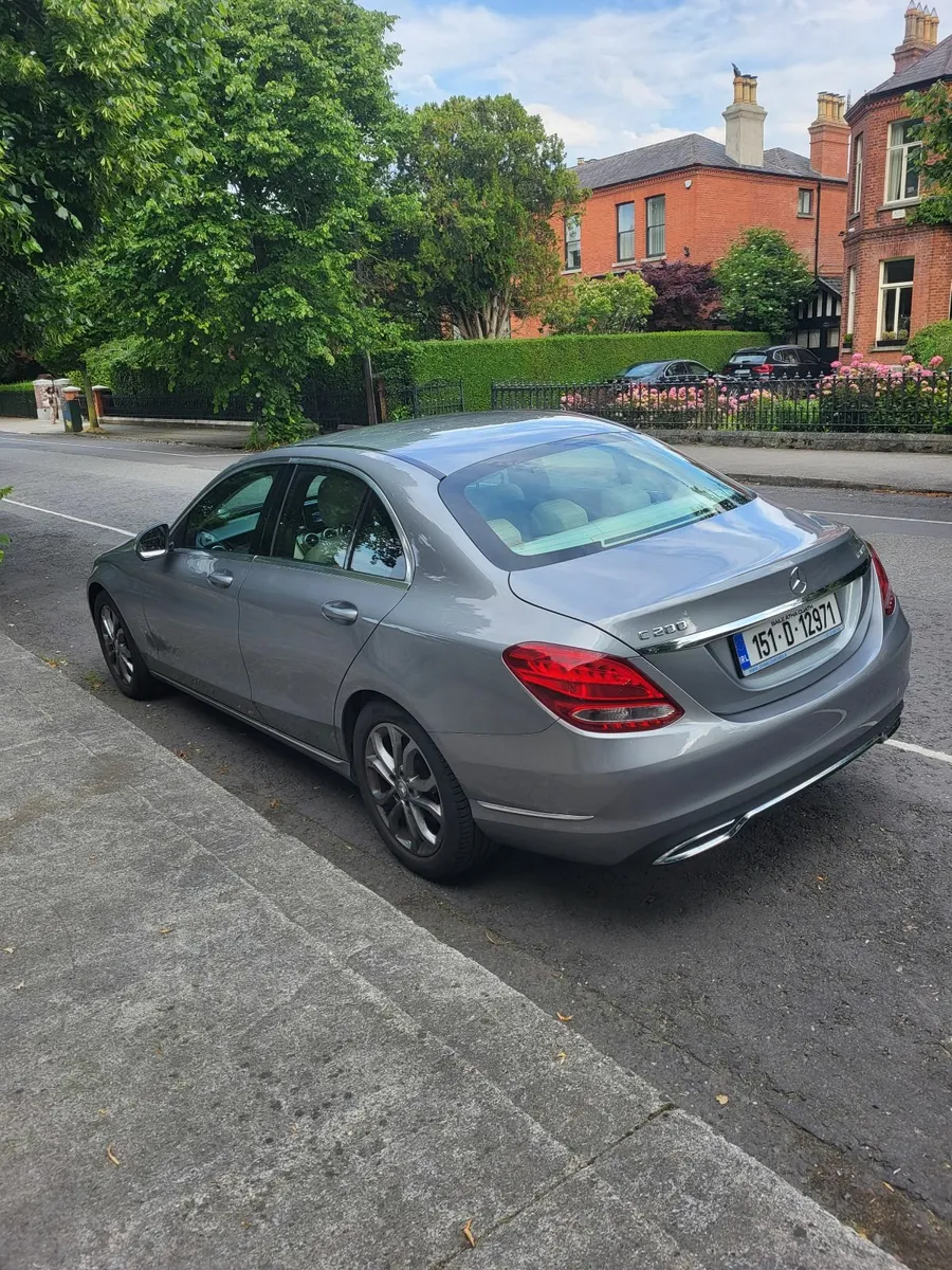 Mercedes-Benz C-Class 2015 - 1 previous owner  FSH - Image 4
