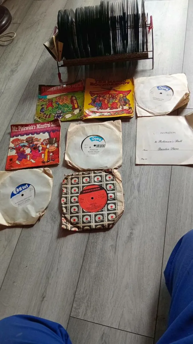 Selection of records - Image 1