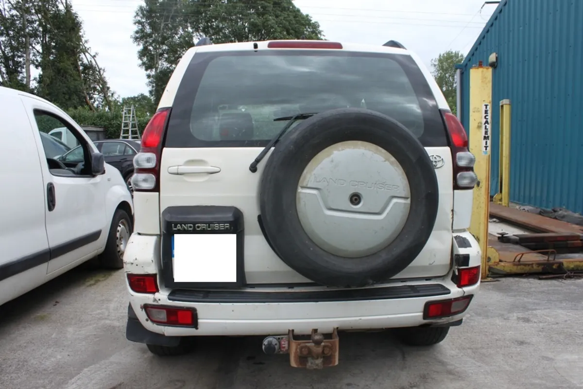 Toyota Land Cruiser SWB GX, 2006 - Image 2