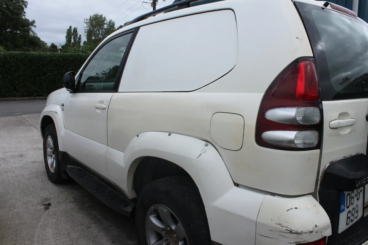 Toyota Land Cruiser SWB GX, 2006 - Image 4