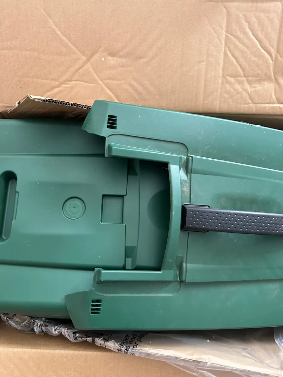 Bosh Lawnmower Rotak 32-225 - Image 4