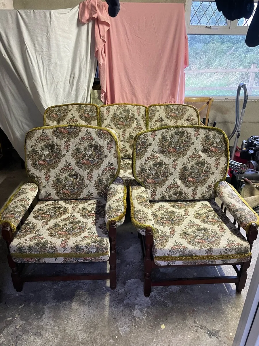 Couch and armchairs - Image 1