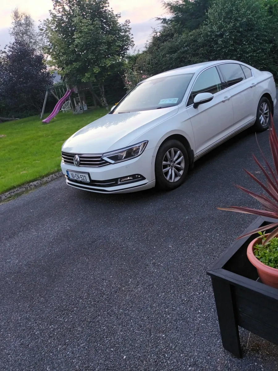 Volkswagen Passat 2016 - Image 1