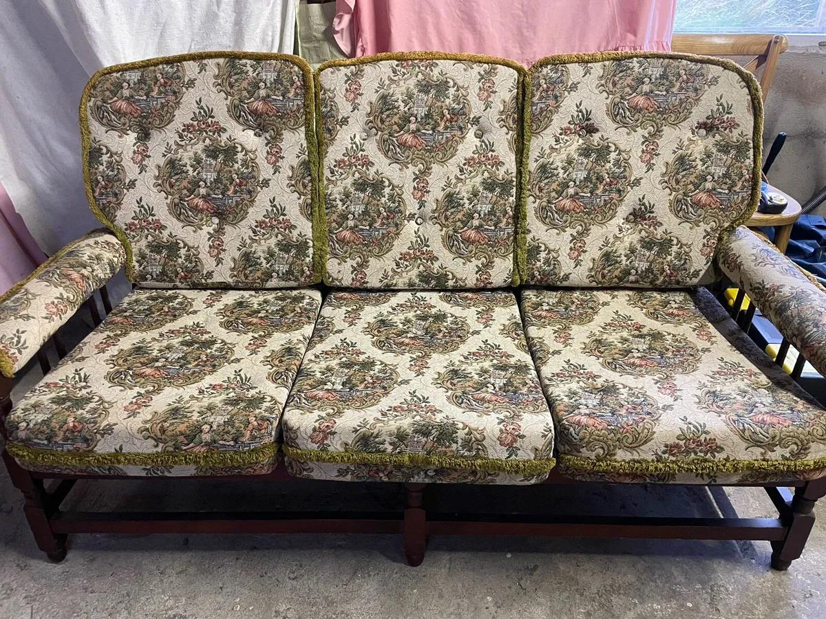 Couch and armchairs - Image 4