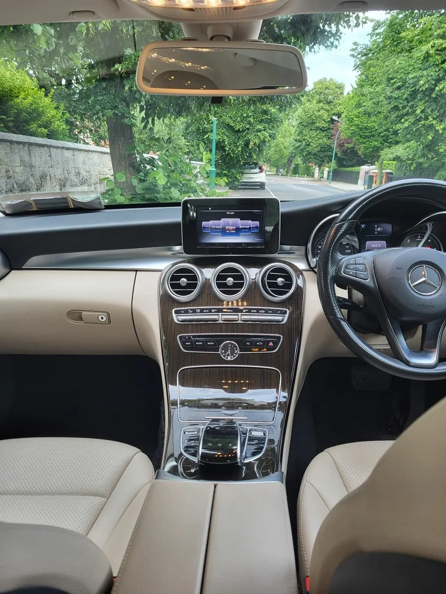 Mercedes-Benz C-Class 2015 - 1 previous owner  FSH - Image 2