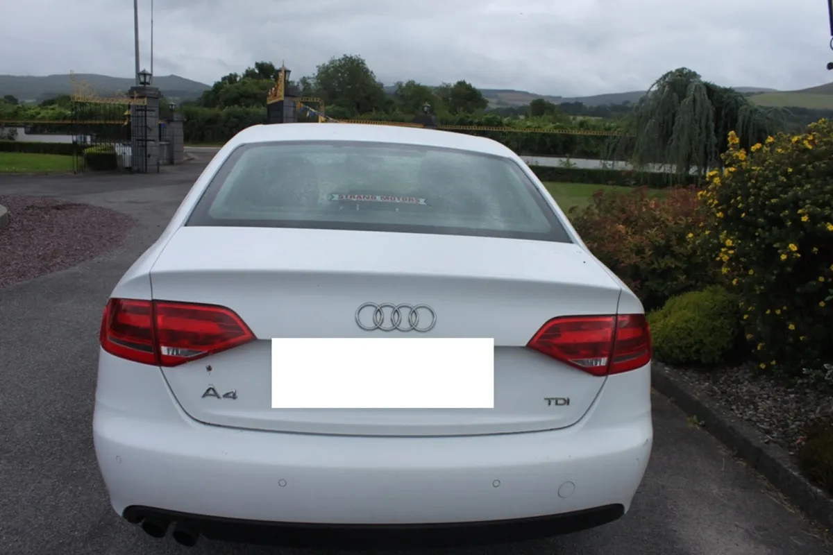 Audi A4 2.0 TDI SE,  2012 - Image 2