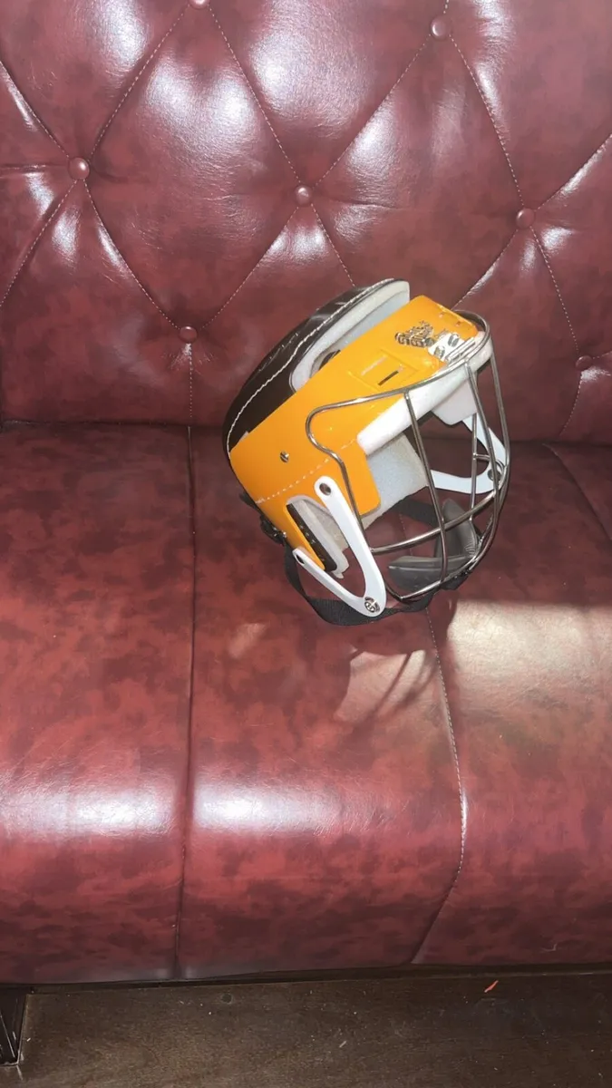 2 tone hurling helmet - Image 1