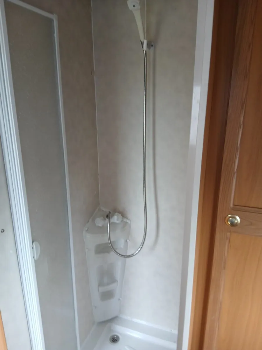 Caravan 2 berth - Image 3