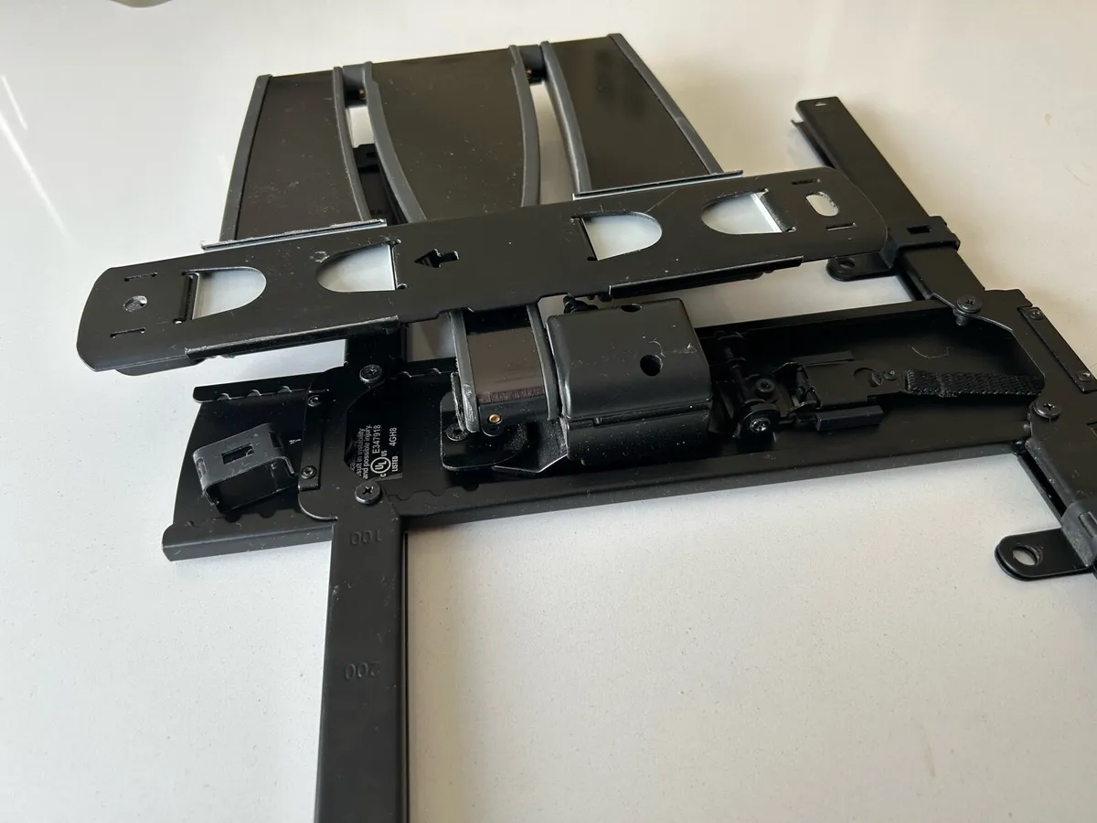 T. V bracket - Image 1