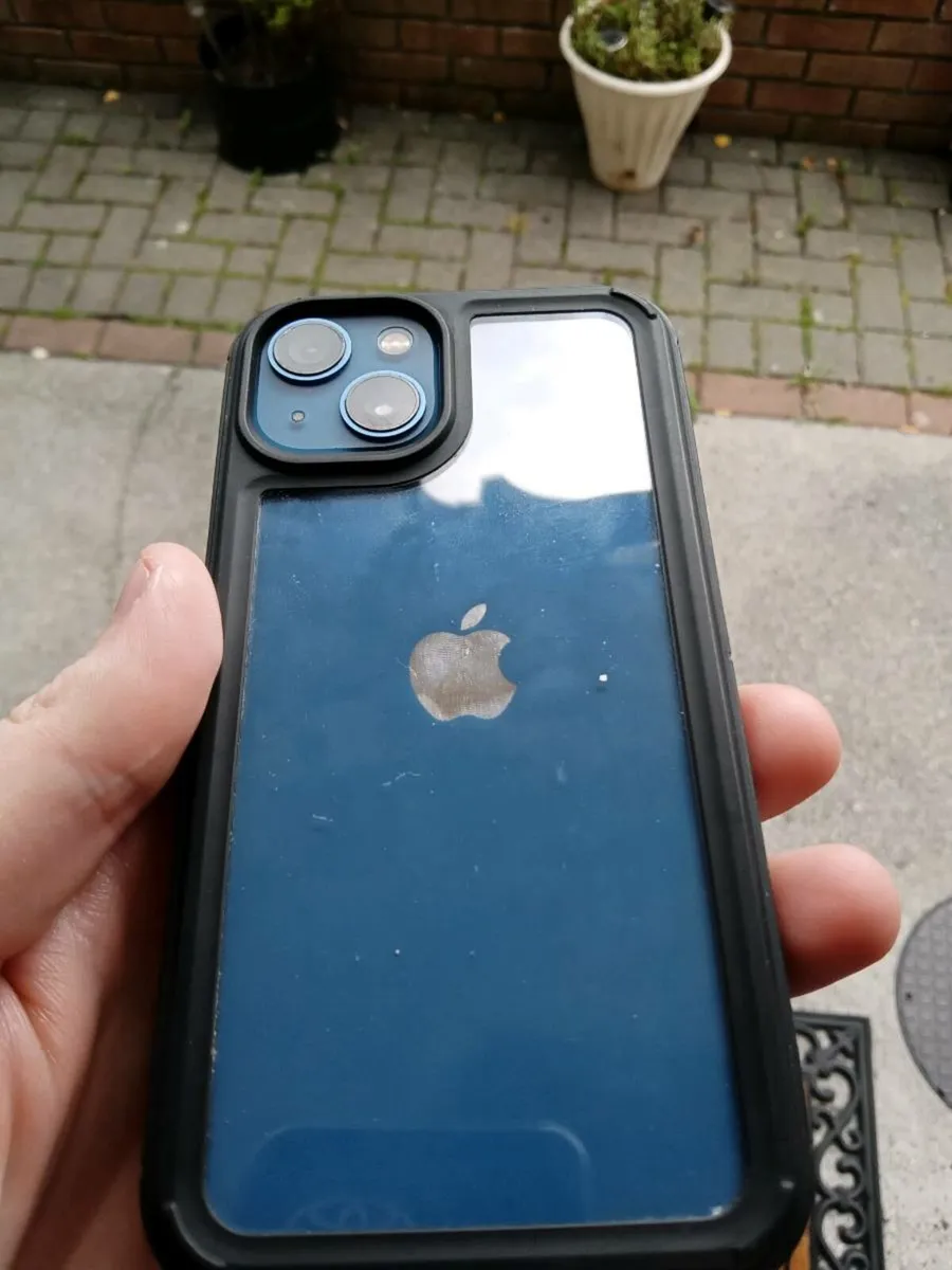 iPhone 13 - Image 3