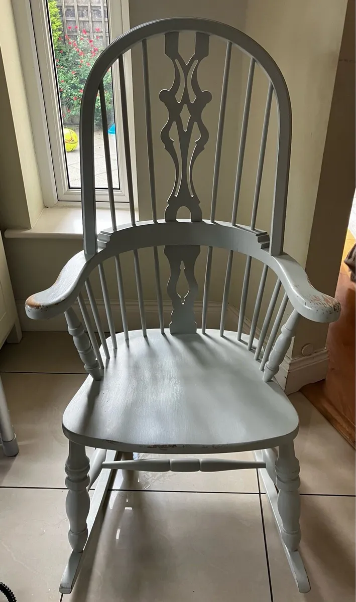 Vintage wooden rocking chair - Image 1