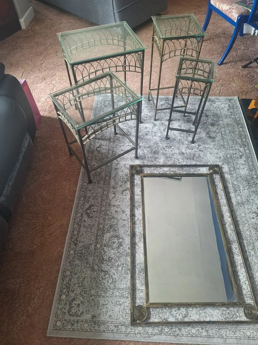 Tables & mirror - Image 2