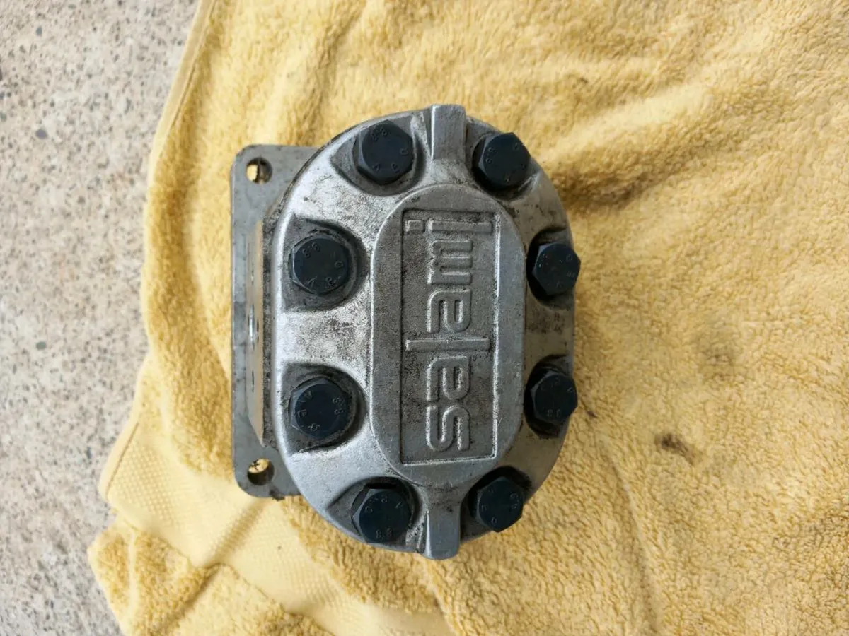 Hydraulic pumps - Image 1