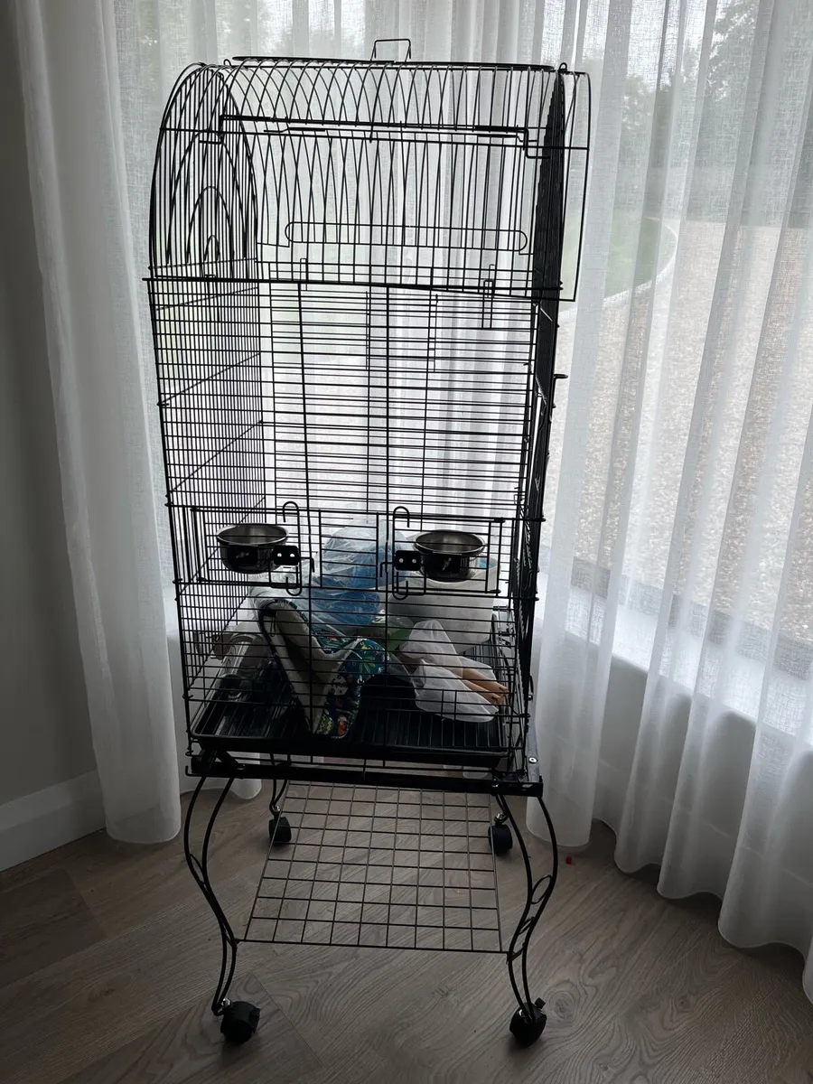 Bird cage and accessories - Image 1