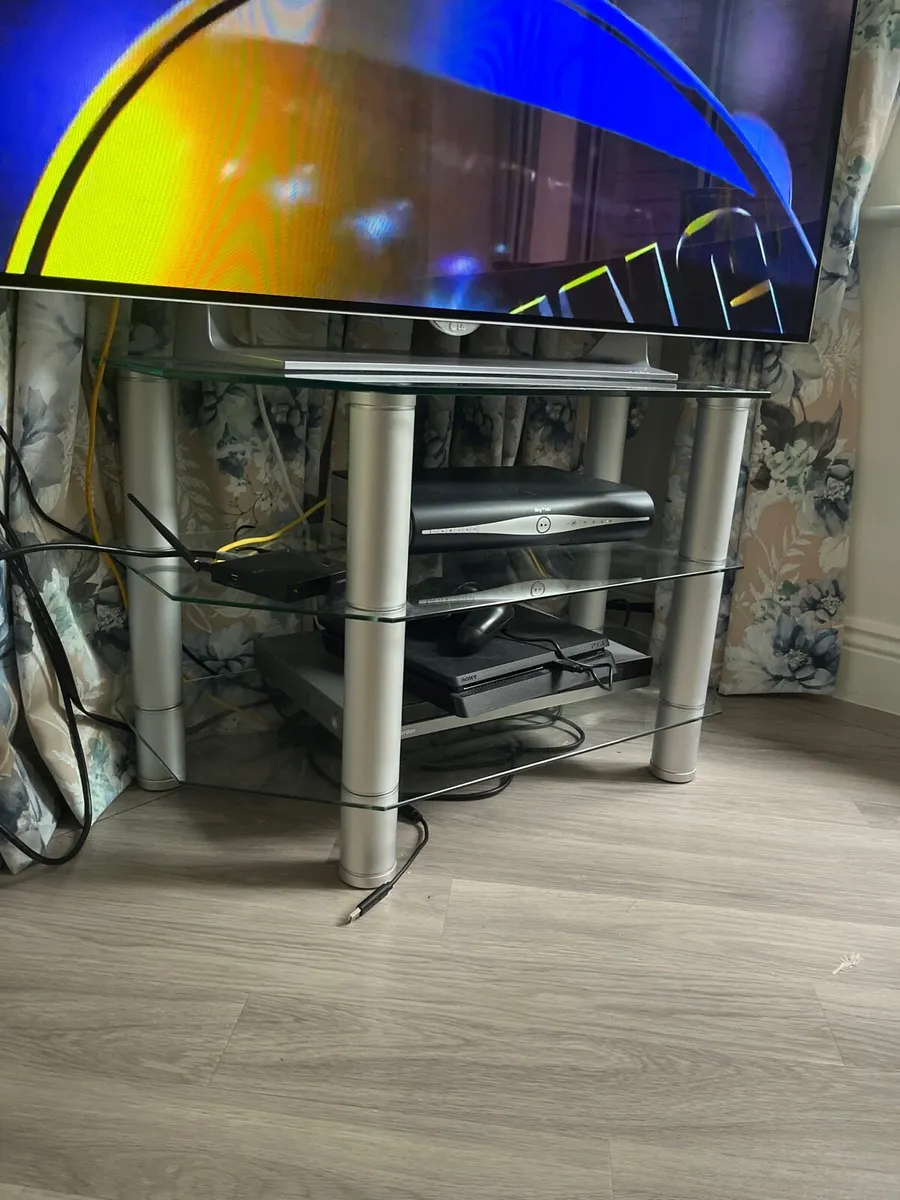 Tv stand - Image 1