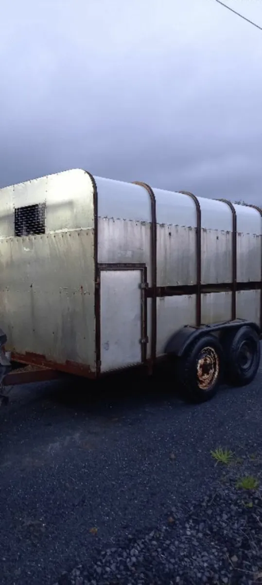 Cattle trailer - Image 1