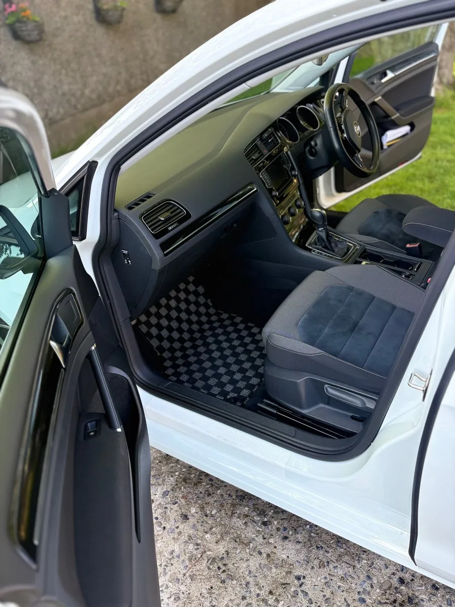 VW Golf 7 Highline | Automatic - Image 3