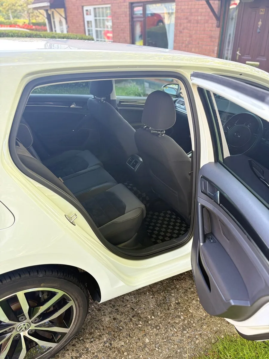 VW Golf 7 Highline | Automatic - Image 4