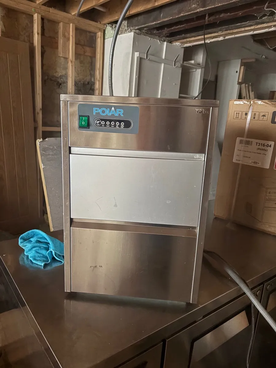 Commercial fridge and ice machine - Image 4