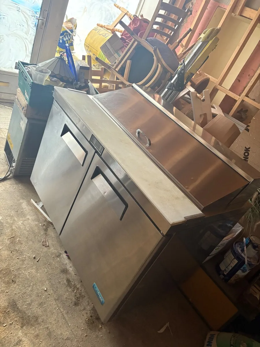 Commercial fridge and ice machine - Image 1
