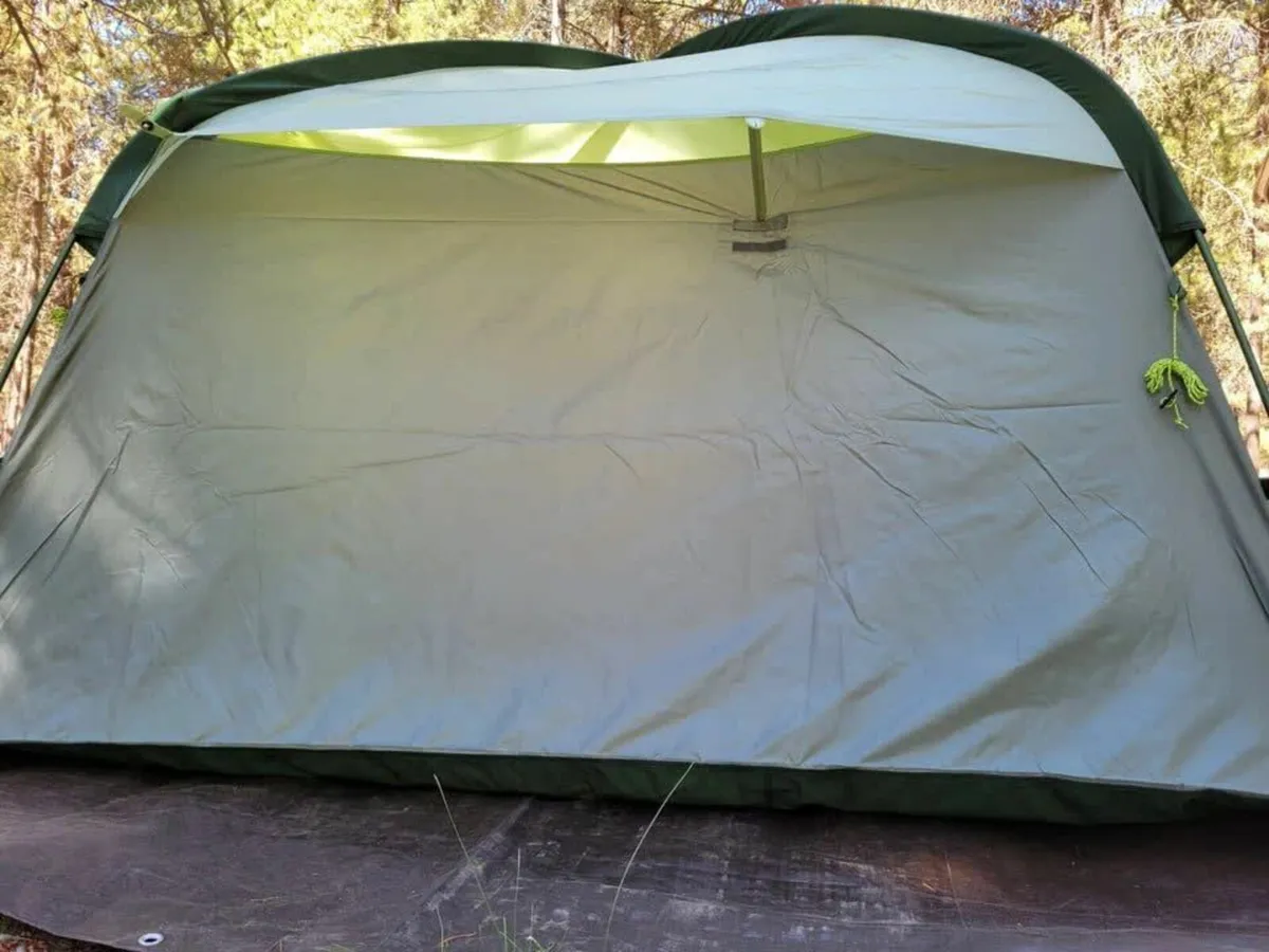 The North Face TNF Sequoia 4 Person Camping Tent - Image 3