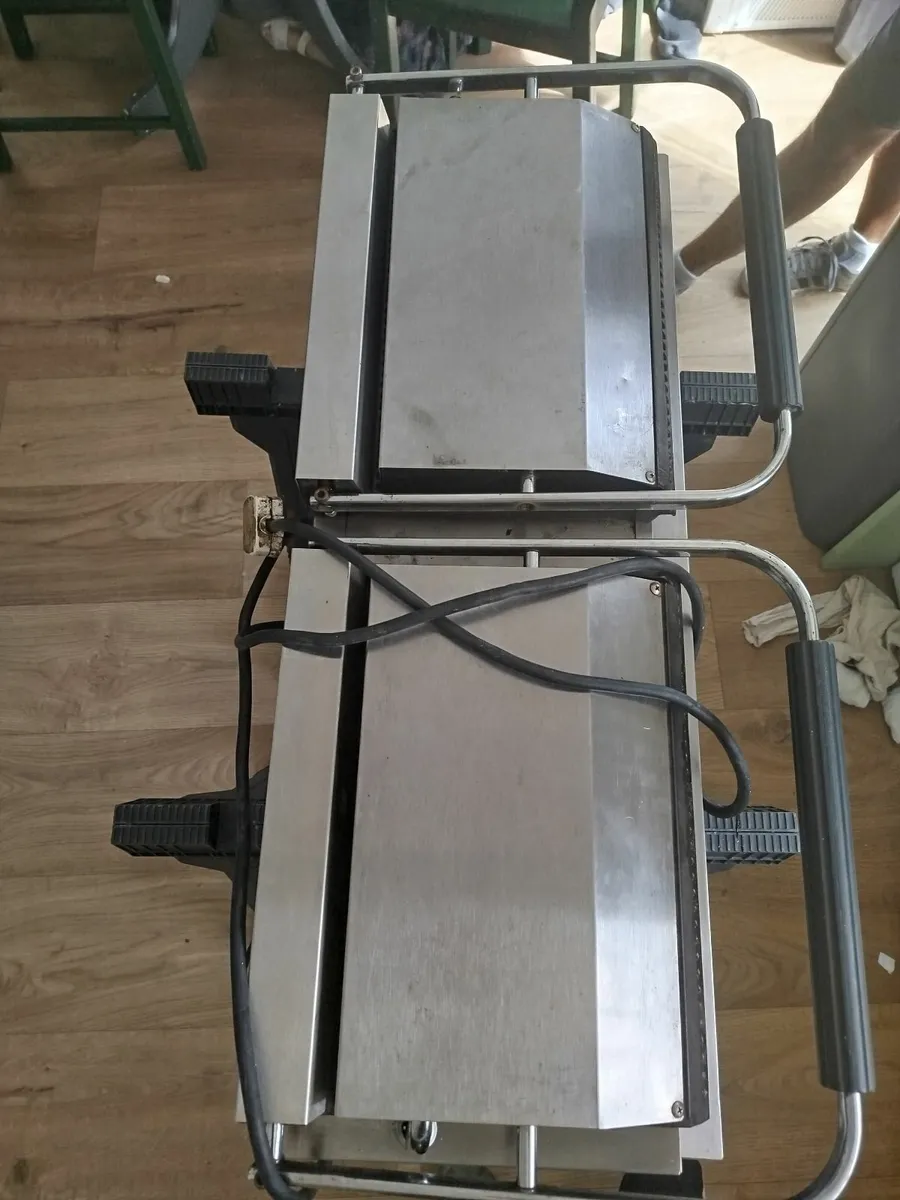 Commercial Panini grill - Image 2