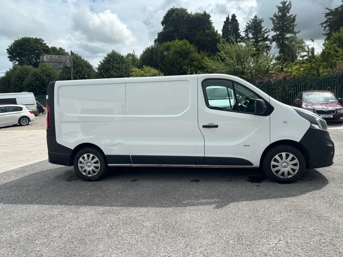 Vivaro. New doe - Image 2