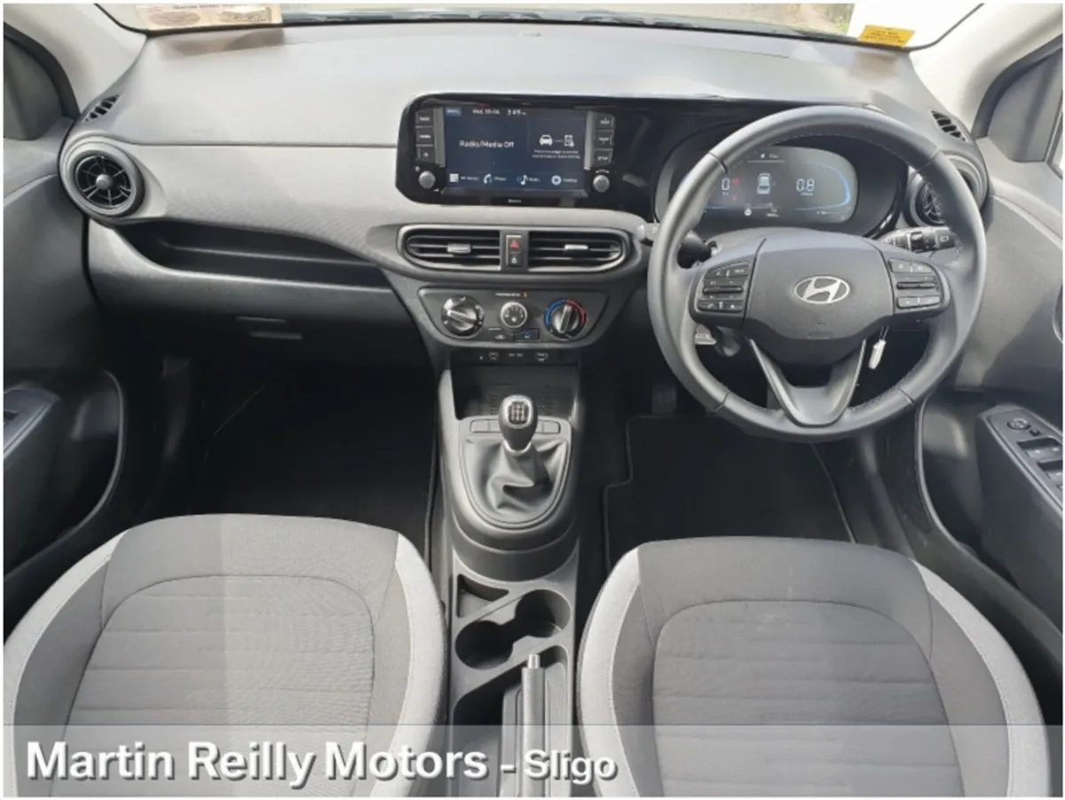 Hyundai i10 Deluxe Plus - Image 2