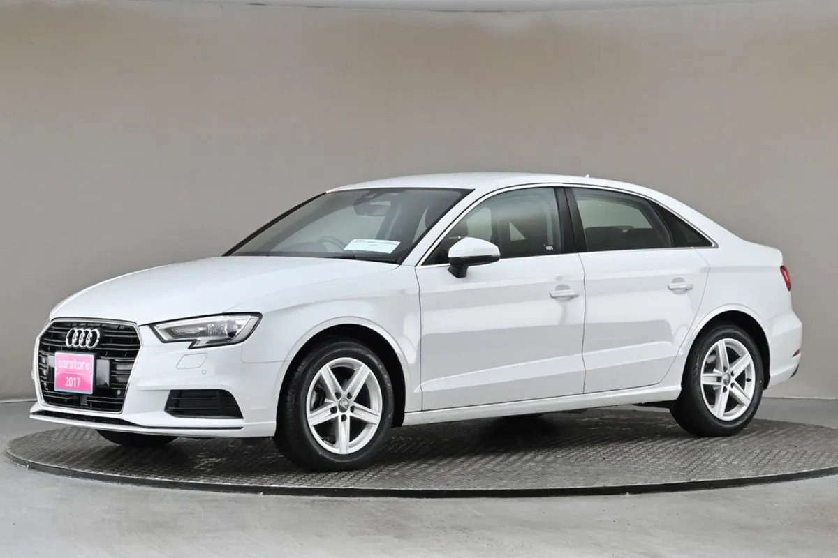 Audi A3 1.4 Tfsi S-tronic 4DR  reverse Cam park S - Image 4