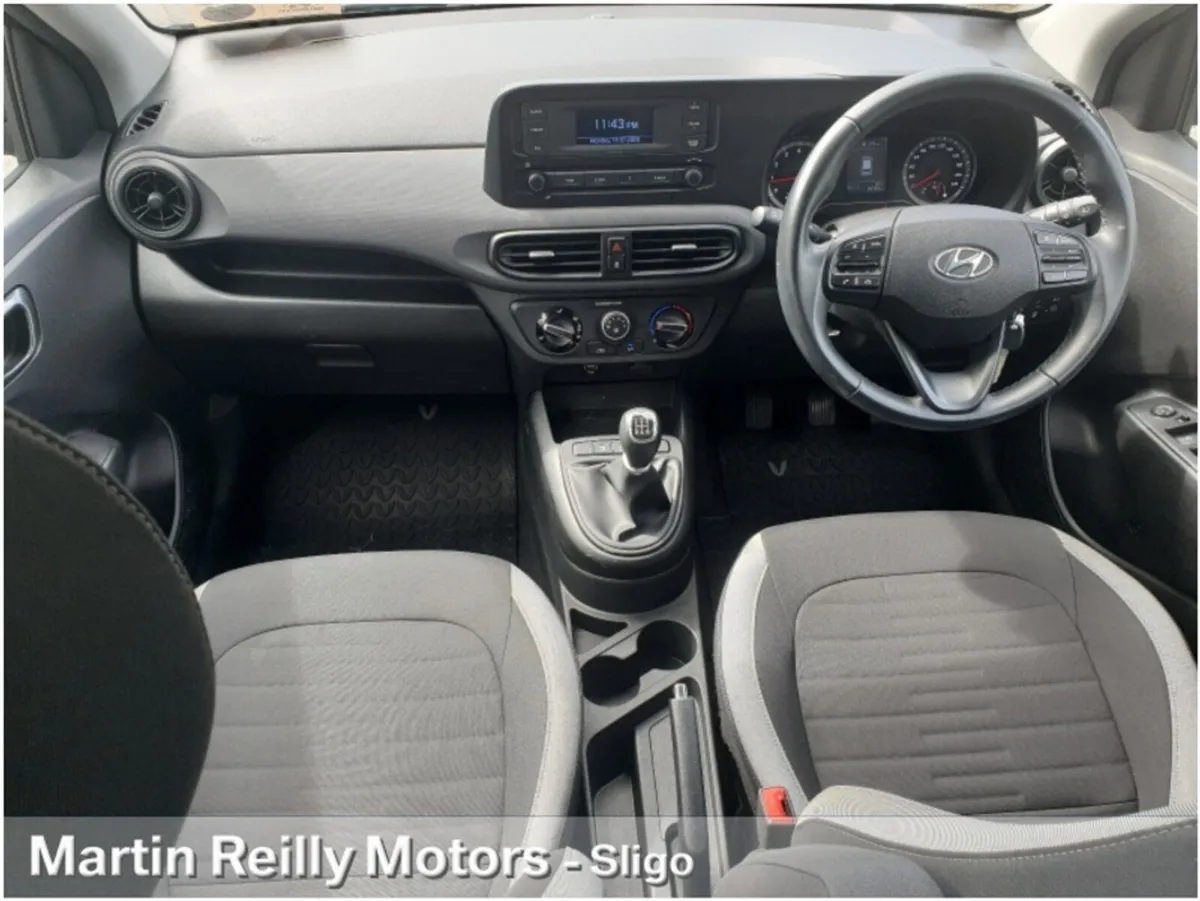 Hyundai i10 1.0 Deluxe - Image 2
