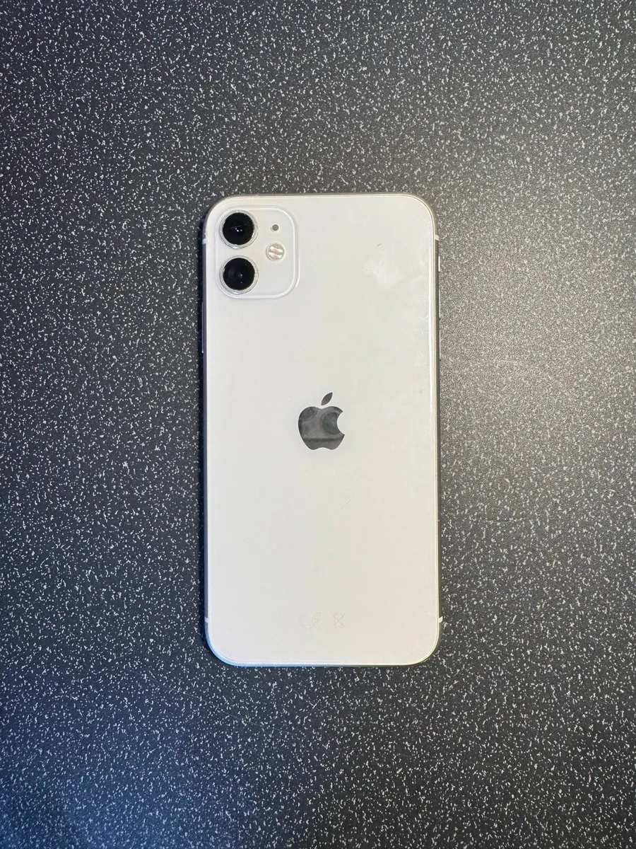 iPhone 11 - Image 1