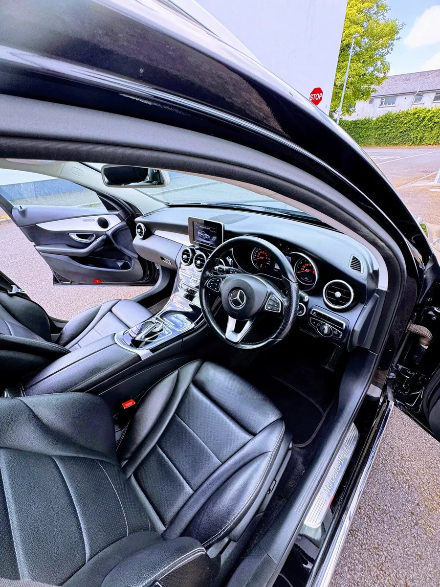 Mercedes-Benz C350e Plug-in Hibrid 2.0 petrol - Image 3