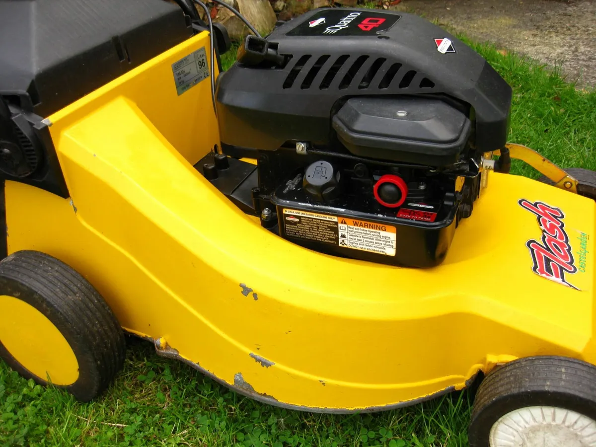 Castlegarden Mower 4HP Briggs&Stratton Engine. - Image 2