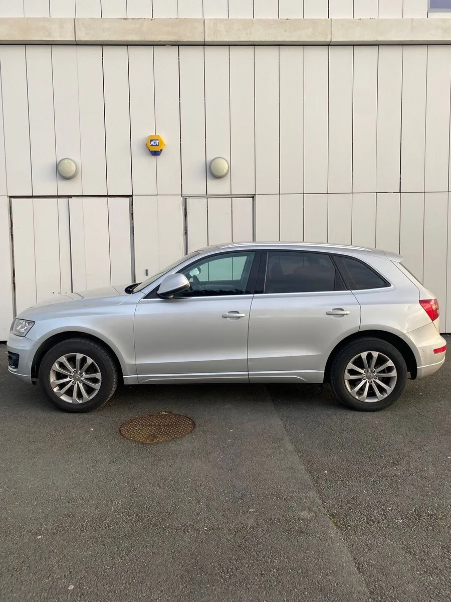 2010 Audi Q5 Quattro (4X4) 2.0 TDI Good Condition - Image 2