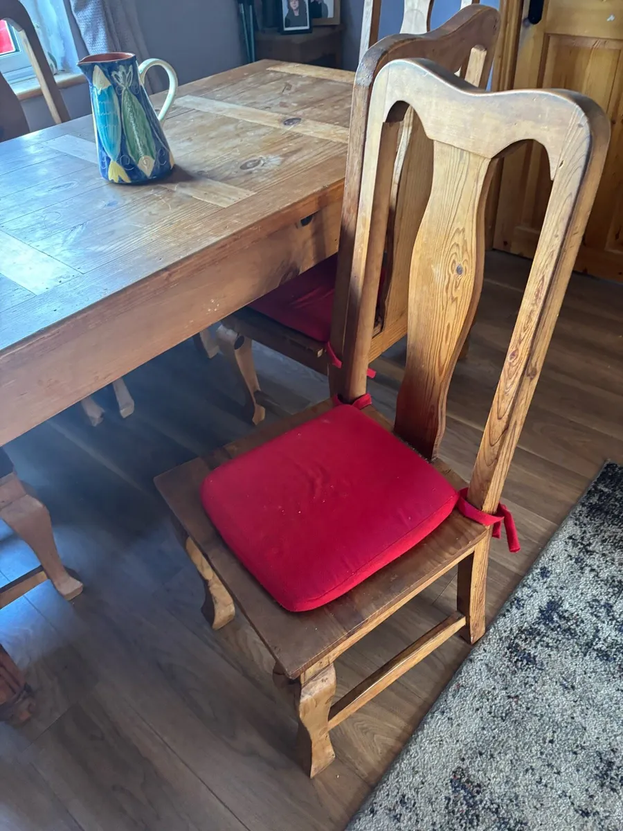 Dining Table and 6 chairs - Image 1