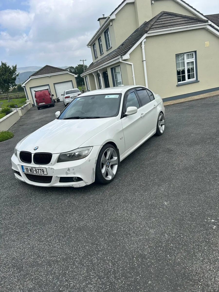 BMW 318I M-Sport VERY CLEAN - Image 2