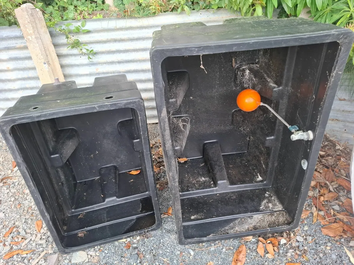Corner Bath and Water tanks - Image 2