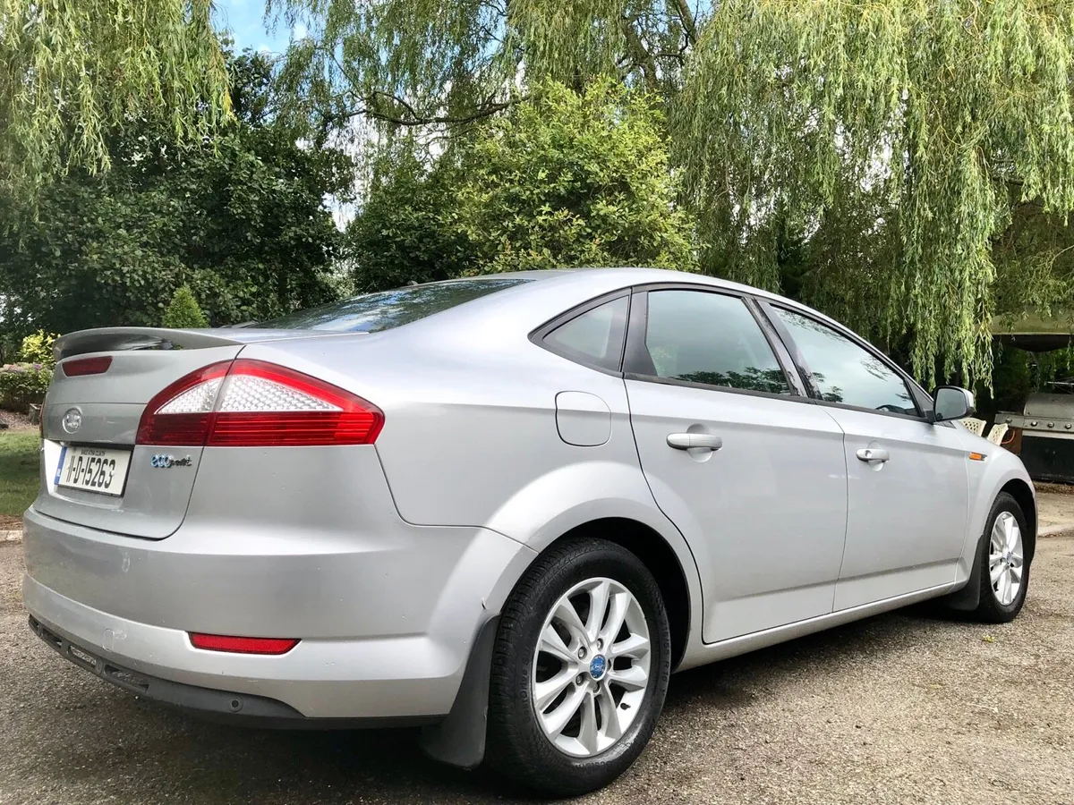 11 Ford Mondeo Tdci Taxed . Low kms €1795 - Image 3