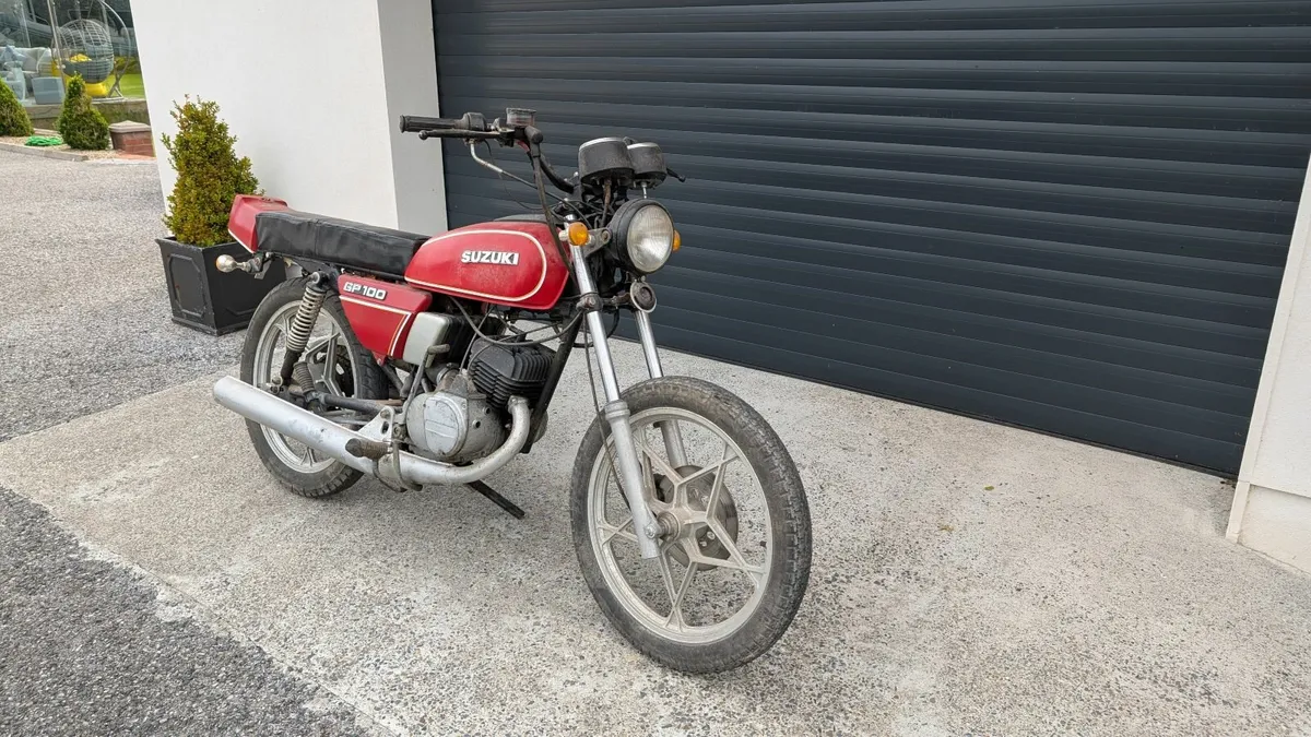 Suzuki GP 100 - Image 1
