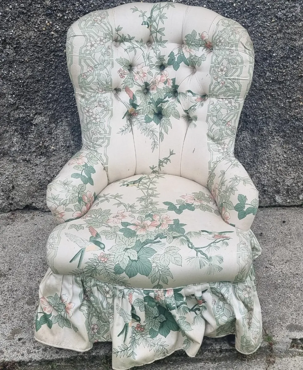 Upholstered Tub Shaped Foral Design Bedroom Chair