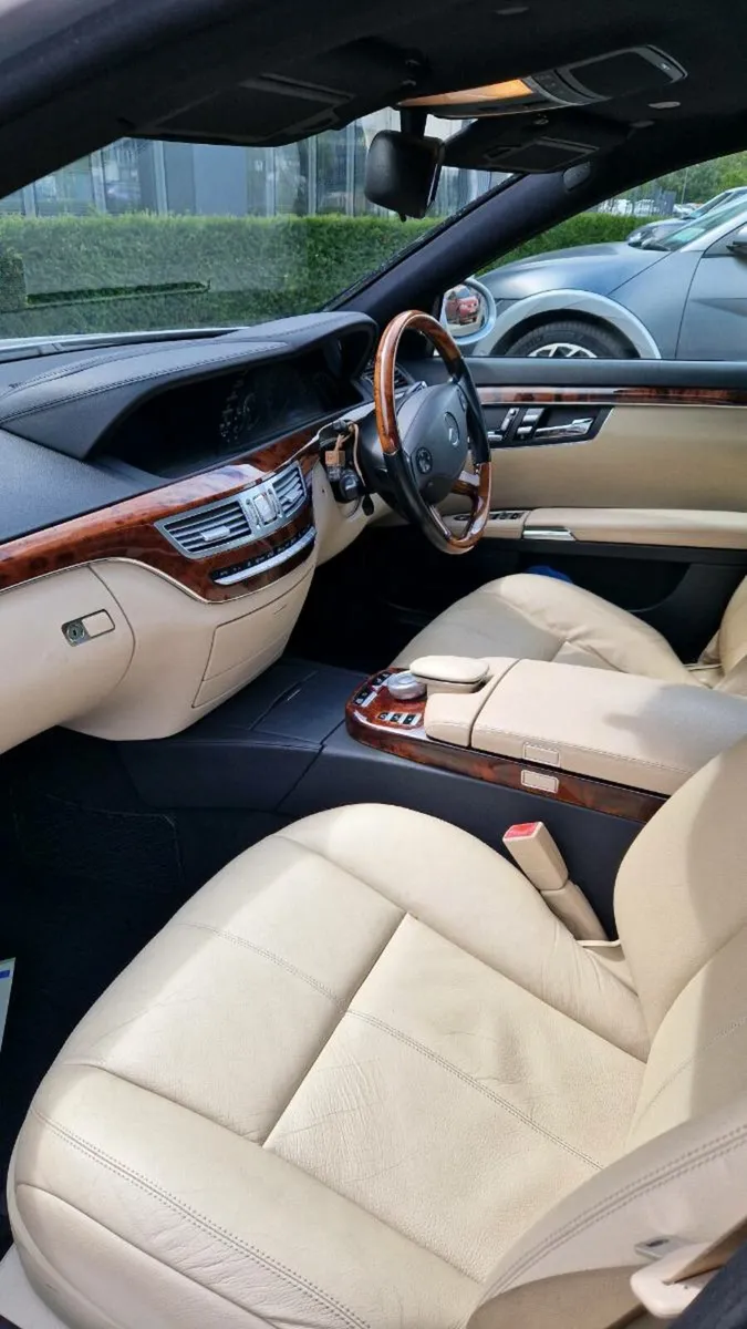 Mercedes S Class long wheal base - Image 4